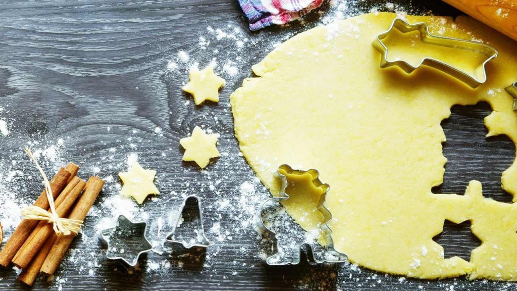 Leckere Weihnachtsbäckerei - Kekse ausstechen bei Freizeit, Haus & Garten