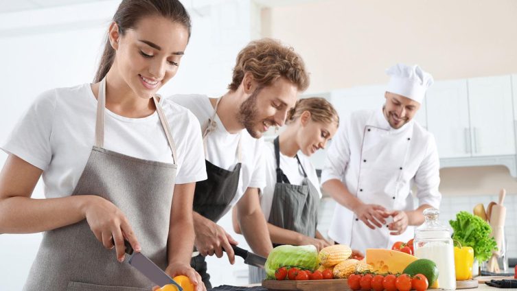 Kochevent - mit oder ohne Profi - Gruppe kocht mit Profi bei Freizeit, Haus & Garten